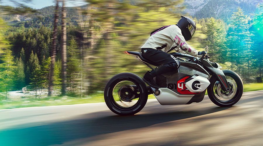 Jean-Thomas Mayer (ISD 2016) dévoile un concept de moto électrique BMW